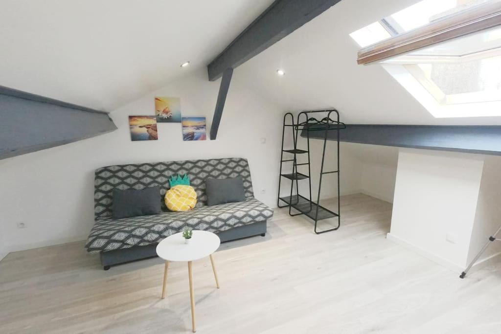 Atypique T1 Duplex - Wifi .Parking .Proche .Gare Lejlighed Saint-Quentin  Eksteriør billede