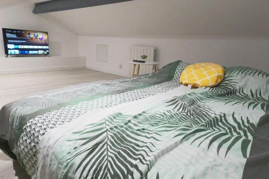 Atypique T1 Duplex - Wifi .Parking .Proche .Gare Lejlighed Saint-Quentin  Eksteriør billede