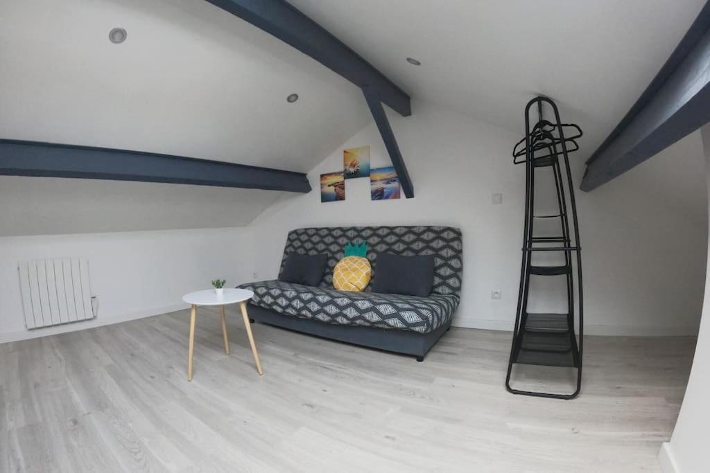Atypique T1 Duplex - Wifi .Parking .Proche .Gare Lejlighed Saint-Quentin  Eksteriør billede
