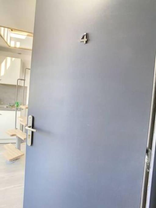 Atypique T1 Duplex - Wifi .Parking .Proche .Gare Lejlighed Saint-Quentin  Eksteriør billede